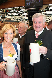 Karin und Horst Seehofer (Foto: Martin Schmitz)